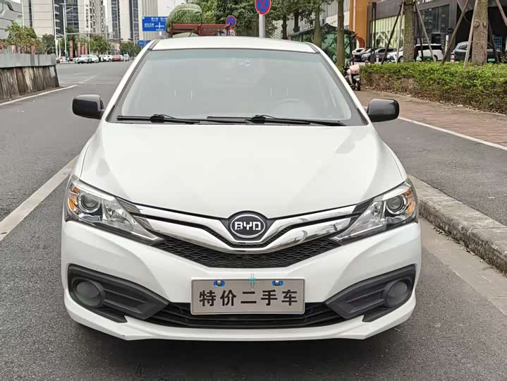 Фото 2 - BYD F3