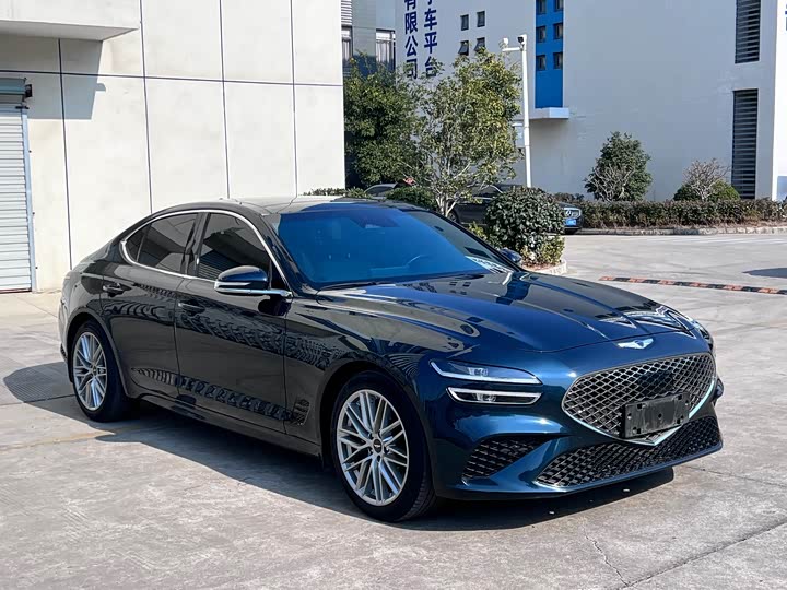 Фото 3 - Genesis G70