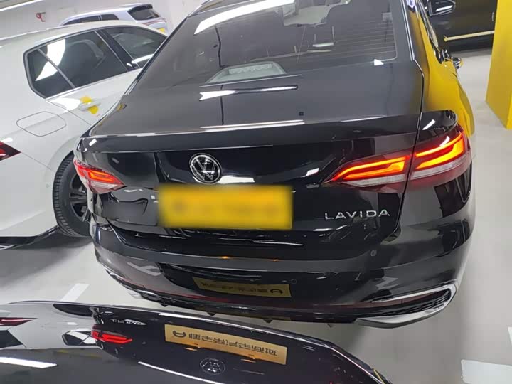 Фото 6 - Volkswagen Lavida