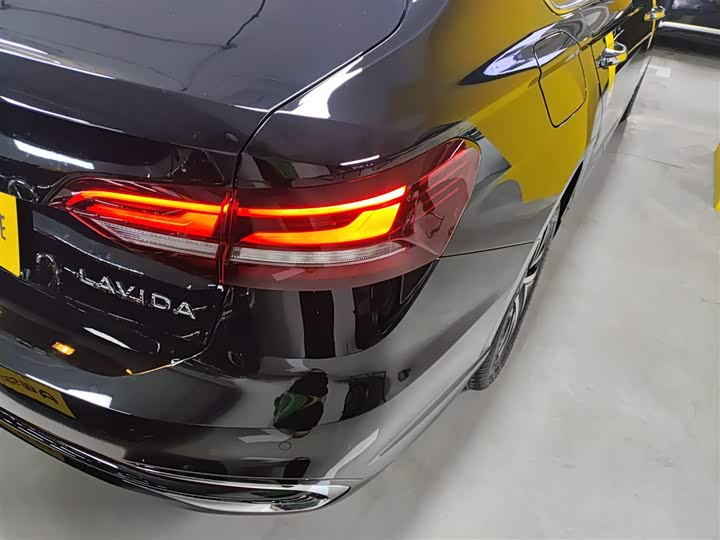 Фото 8 - Volkswagen Lavida