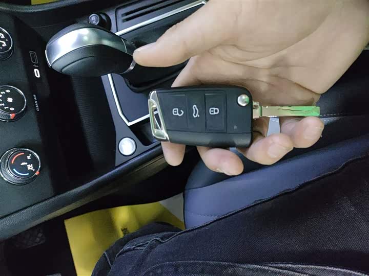 Фото 9 - Volkswagen Lavida