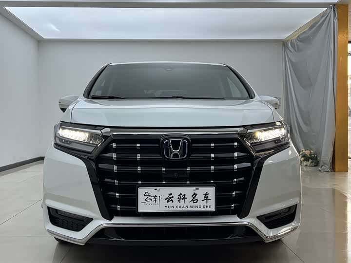 Фото 2 - Honda Elysion