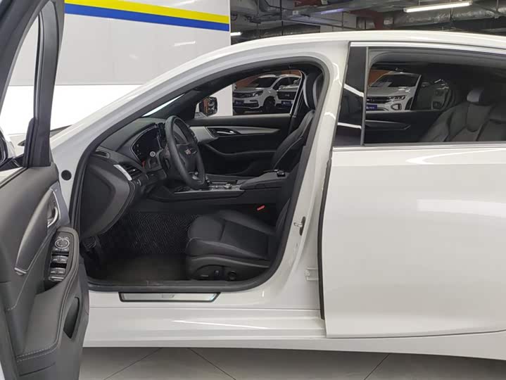 Фото 9 - Cadillac CT5