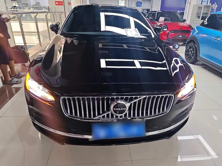 Фото 3 - Volvo S90