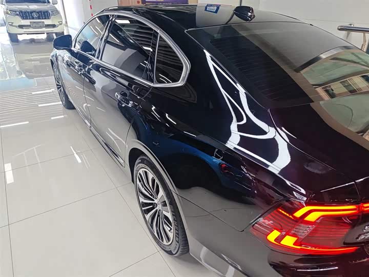 Фото 5 - Volvo S90