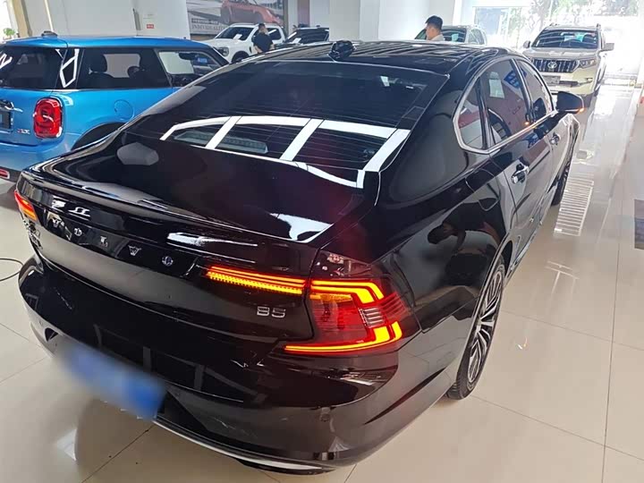 Фото 7 - Volvo S90