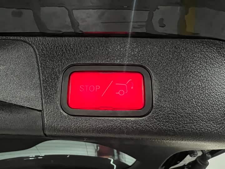 Фото 8 - Mercedes-Benz GLB-Class