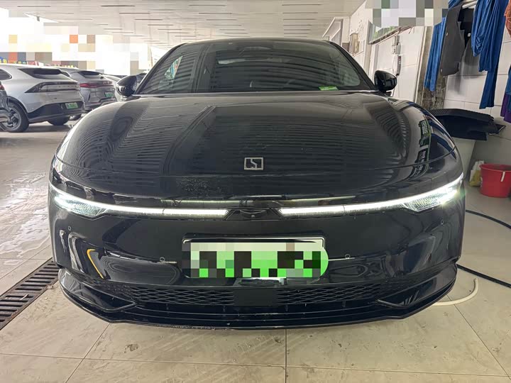 Фото 2 - Zeekr 007