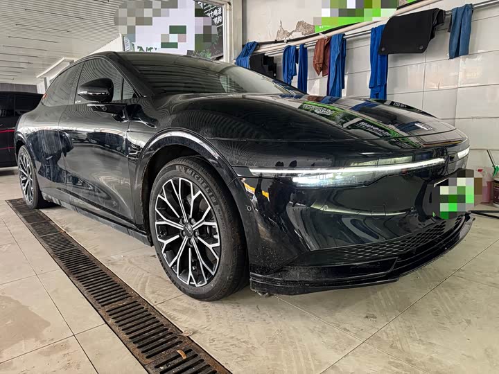 Фото 3 - Zeekr 007