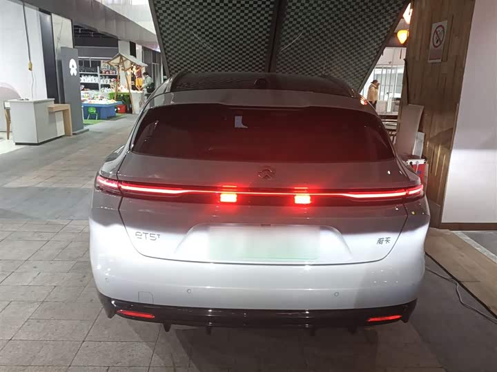 Фото 6 - Nio ET5T