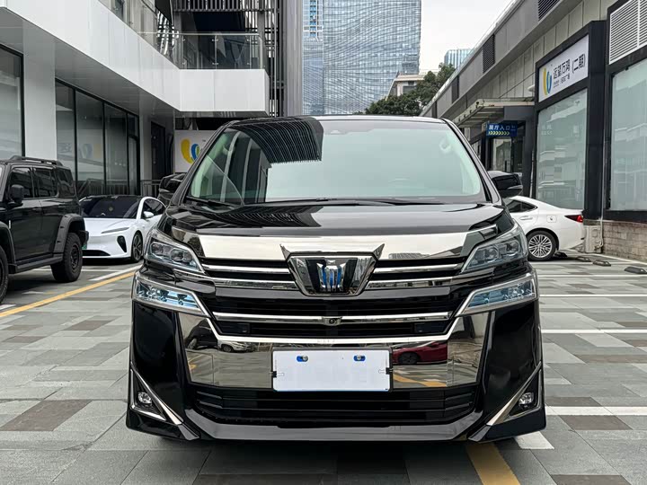 Фото 2 - Toyota Vellfire