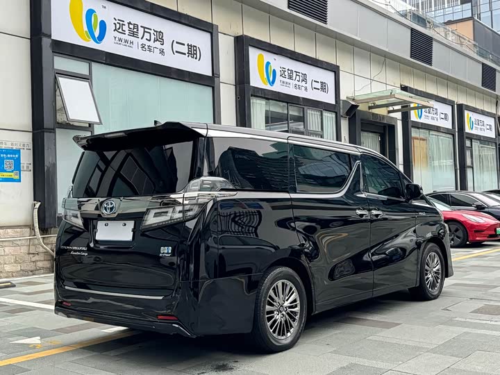 Фото 4 - Toyota Vellfire