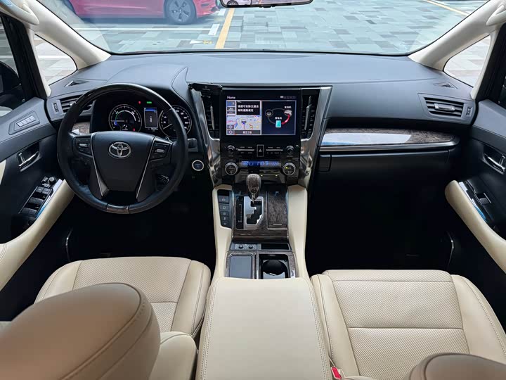 Фото 9 - Toyota Vellfire