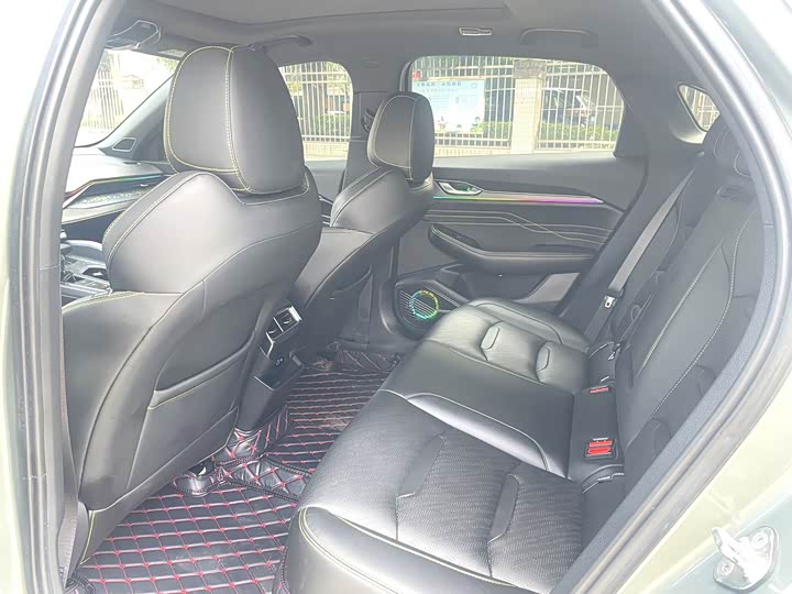 Фото 6 - Geely Preface