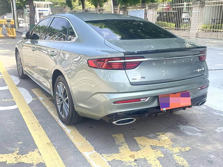 Фото 9 - Geely Preface