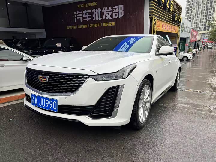 Фото 1 - Cadillac CT5