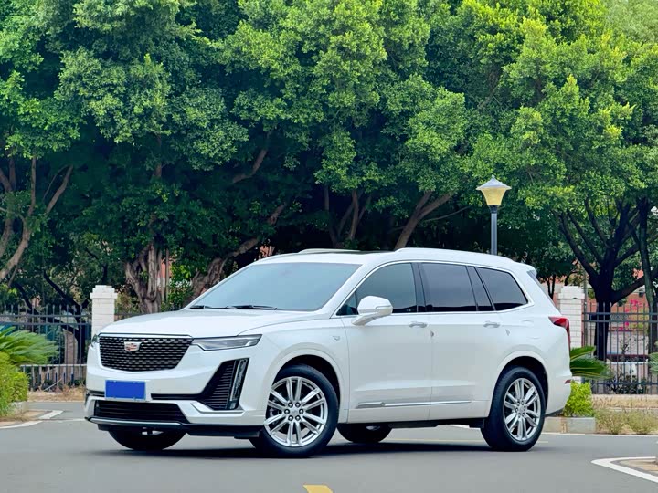 Фото 1 - Cadillac XT6