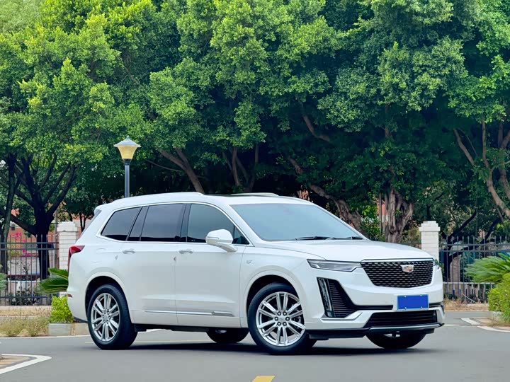 Фото 2 - Cadillac XT6