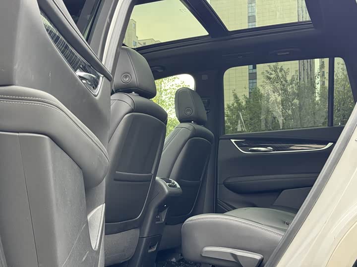 Фото 5 - Cadillac XT6
