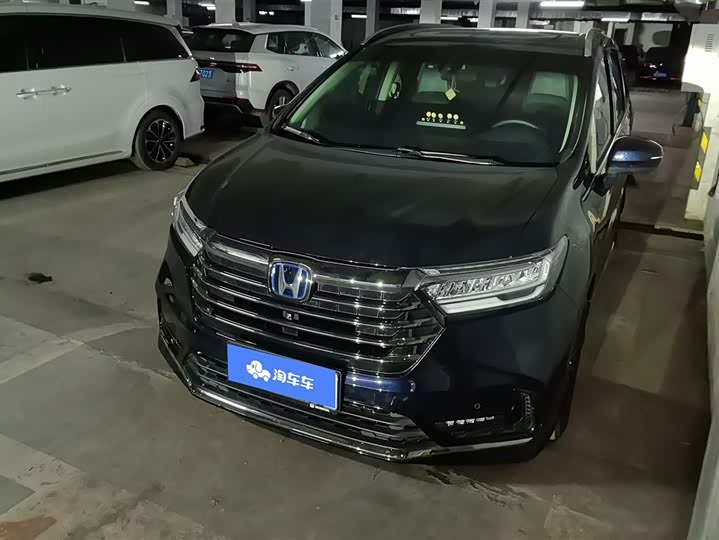 Фото 1 - Honda Odyssey