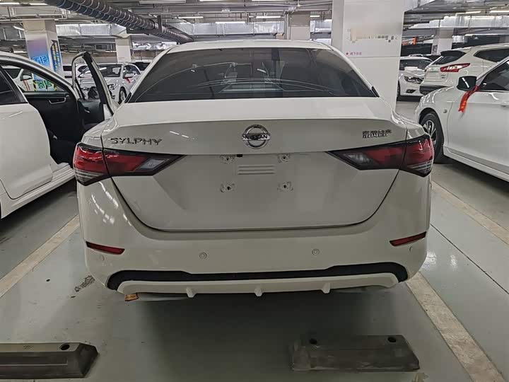 Фото 6 - Nissan Sylphy