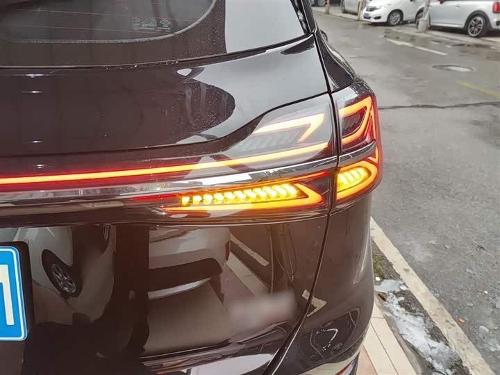 Фото 8 - Hongqi HS5