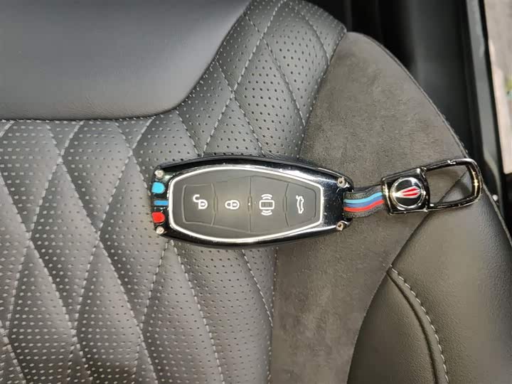 Фото 9 - Hongqi HS5