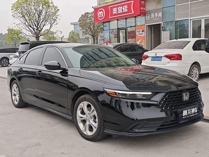 Фото 2 - Honda Accord