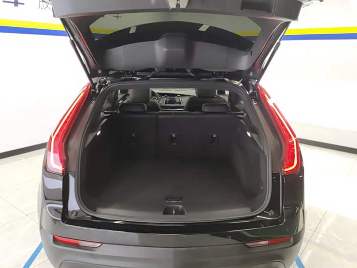 Фото 4 - Cadillac XT4