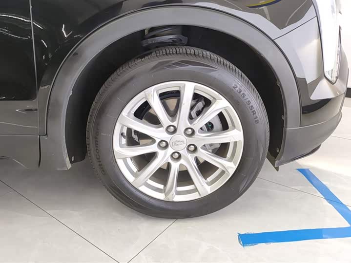 Фото 6 - Cadillac XT4