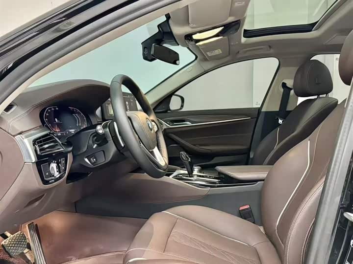 Фото 3 - BMW 5 Series