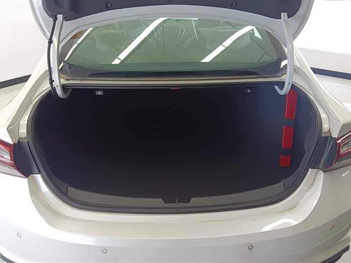 Фото 4 - Chevrolet Malibu XL