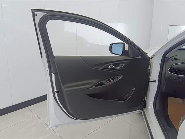 Фото 7 - Chevrolet Malibu XL