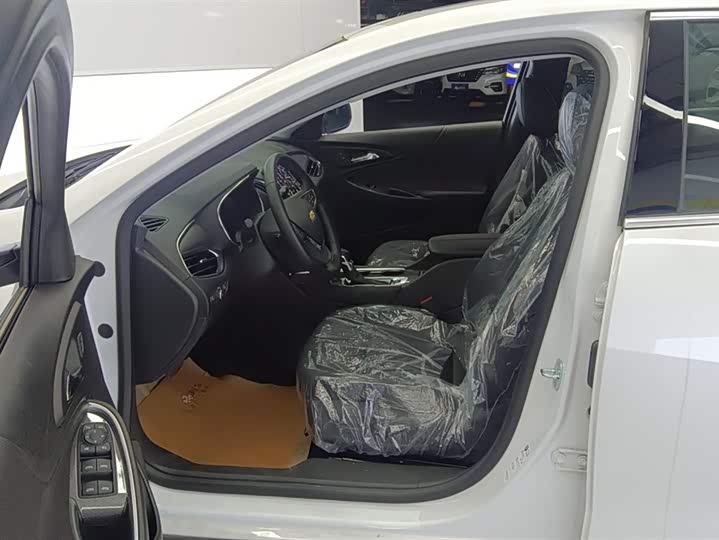 Фото 9 - Chevrolet Malibu XL