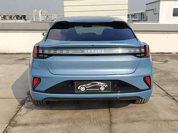 Фото 8 - Zeekr 001