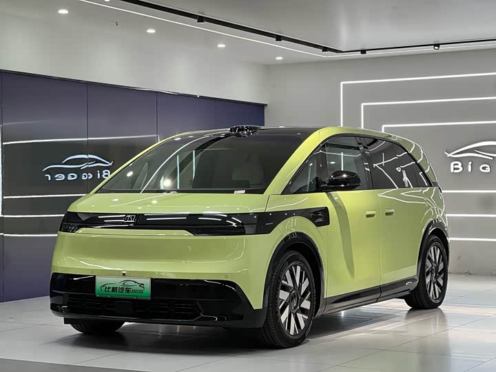 Фото 1 - Zeekr Mix