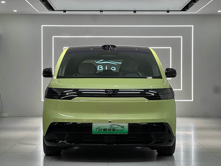 Фото 3 - Zeekr Mix