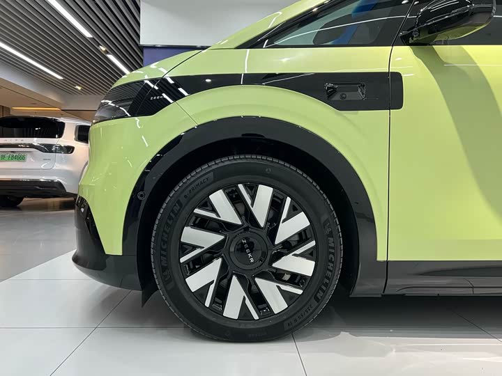 Фото 4 - Zeekr Mix