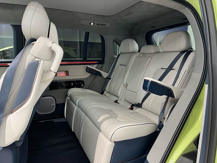 Фото 9 - Zeekr Mix