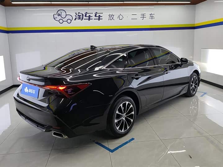 Фото 3 - Toyota Avalon