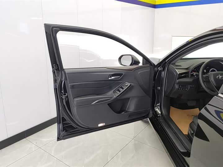 Фото 7 - Toyota Avalon