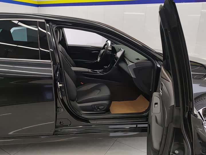 Фото 8 - Toyota Avalon