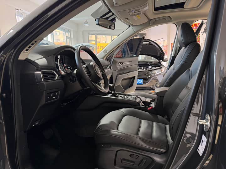 Фото 8 - Mazda CX-5