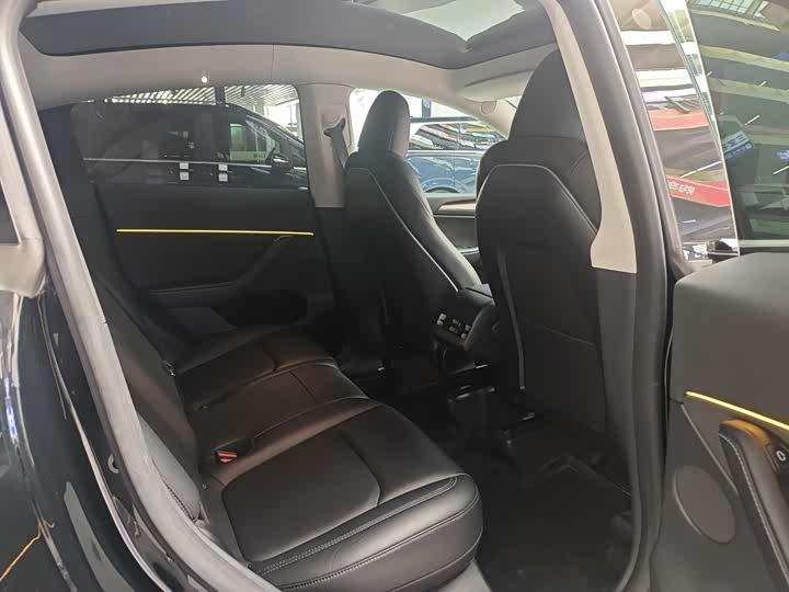 Фото 8 - Tesla Model Y