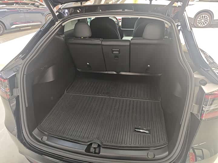 Фото 9 - Tesla Model Y