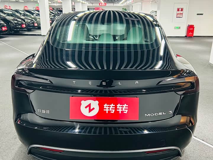 Фото 4 - Tesla Model 3