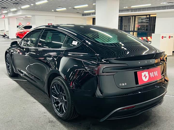 Фото 5 - Tesla Model 3