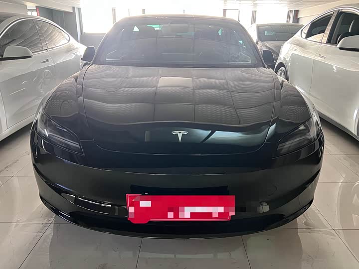 Фото 2 - Tesla Model 3