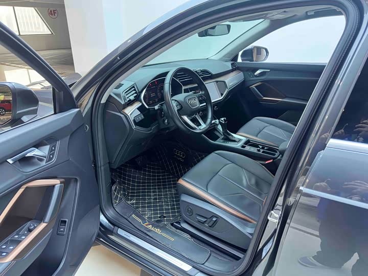 Фото 9 - Audi Q3