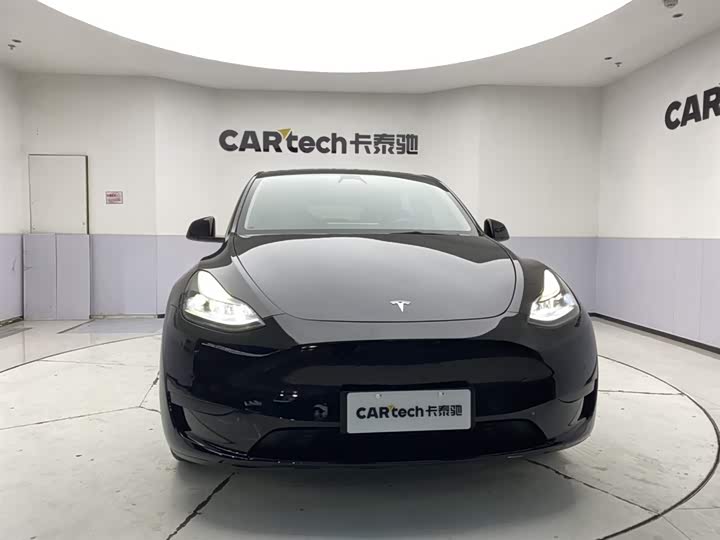 Фото 3 - Tesla Model Y